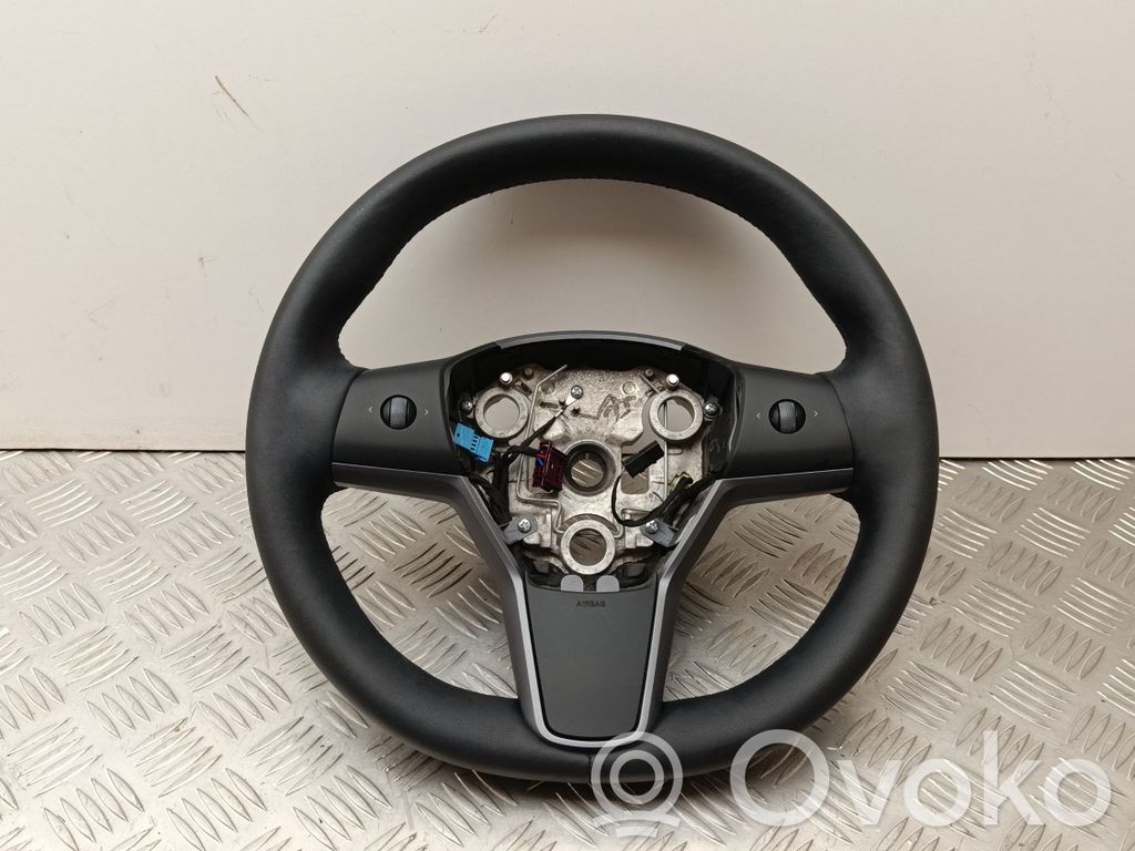 Tesla Model Y Stūre 