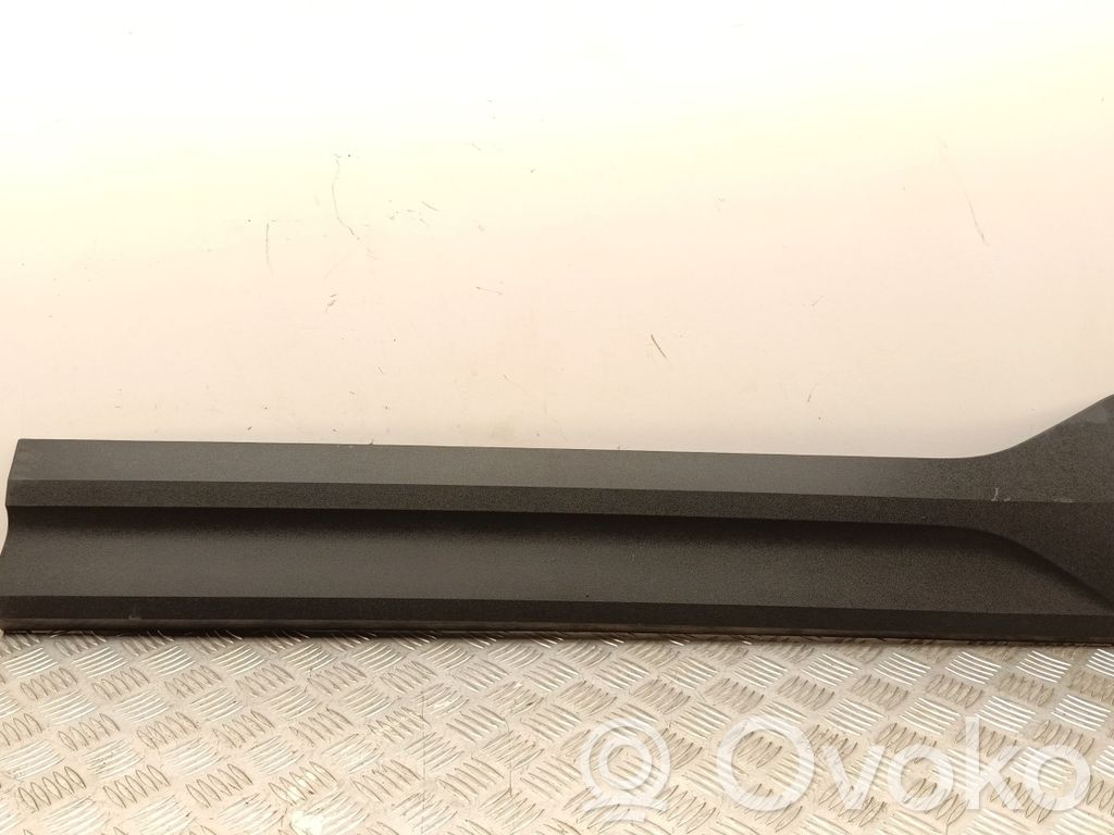 Volvo XC40 Listwa drzwi przednich 