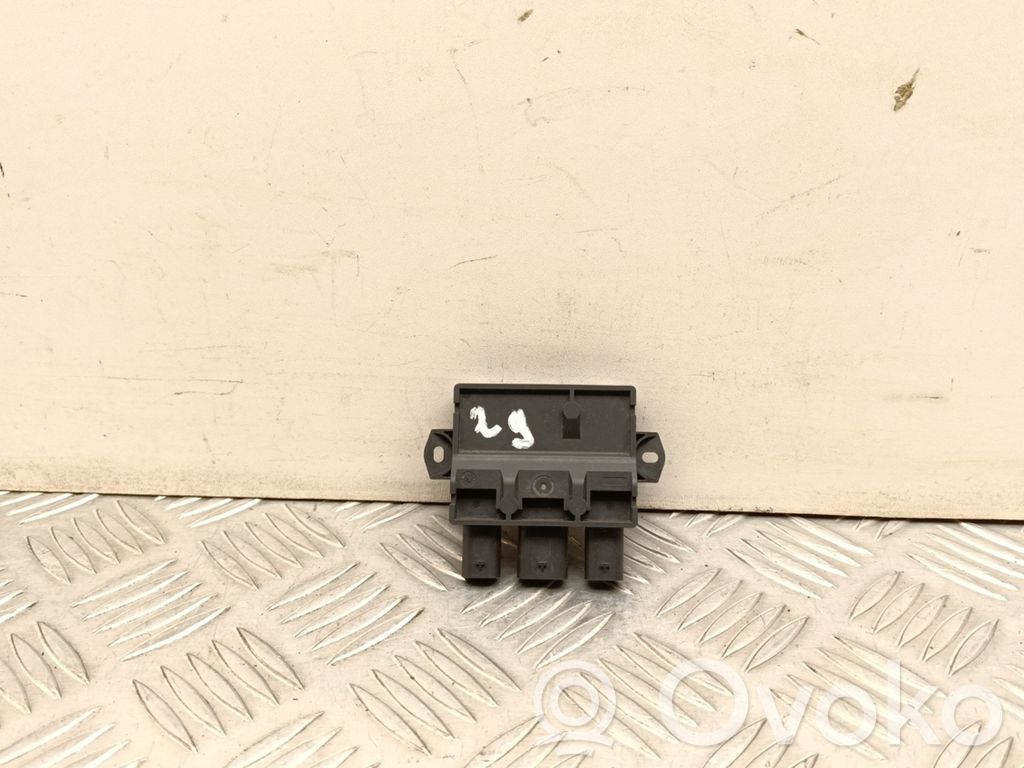 Polestar 2 Tailgate/trunk control unit/module 