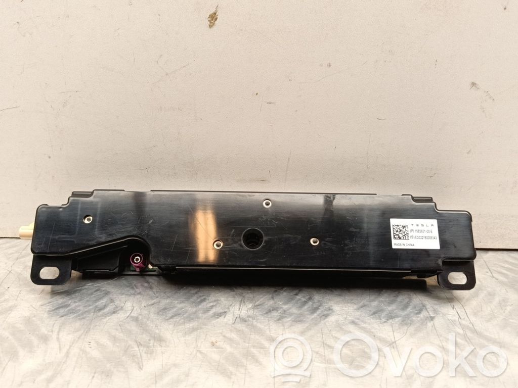 Tesla Model 3 Antenos stiprintuvas 