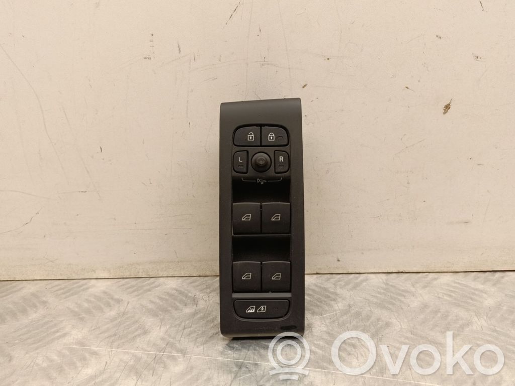 Volvo XC40 Electric window control switch 