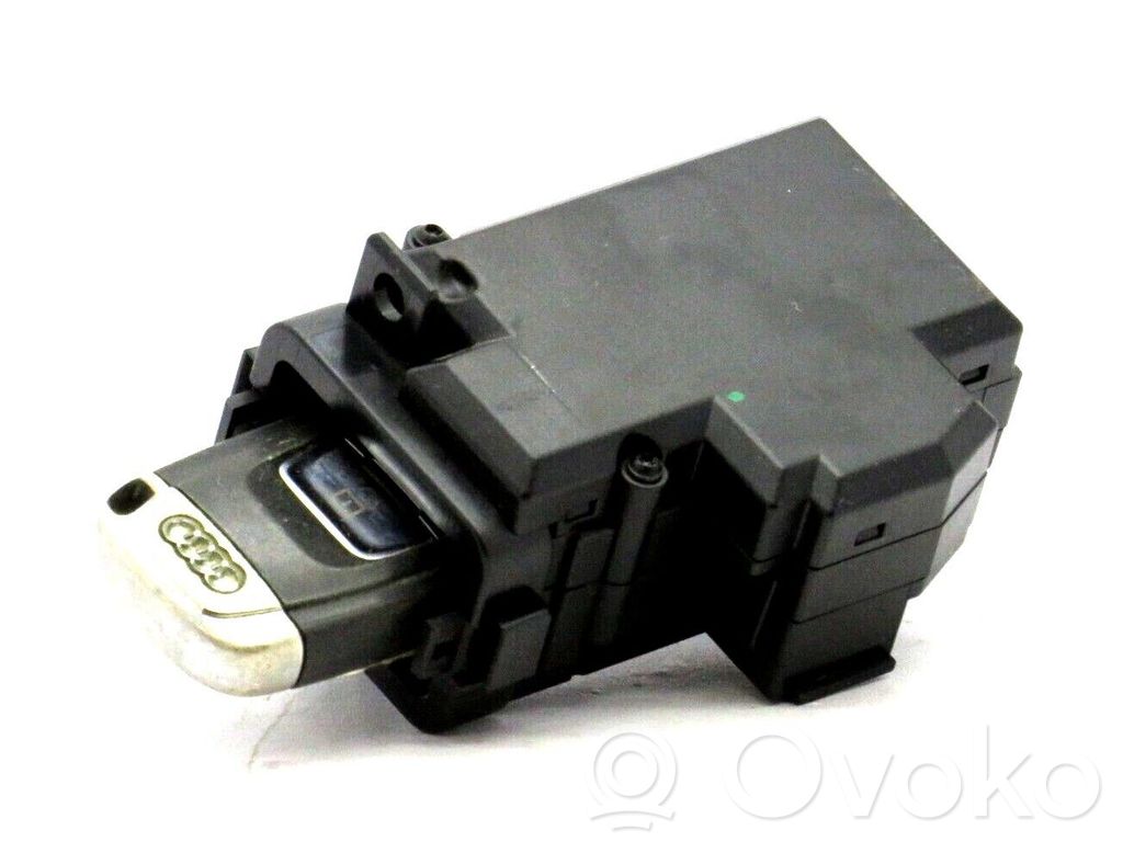 Audi A5 8T 8F Suurjännitesytytyskela 