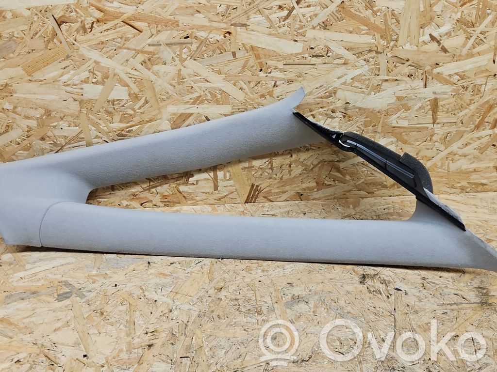 Osłona słupka szyby przedniej / A   G06M21U02518A
