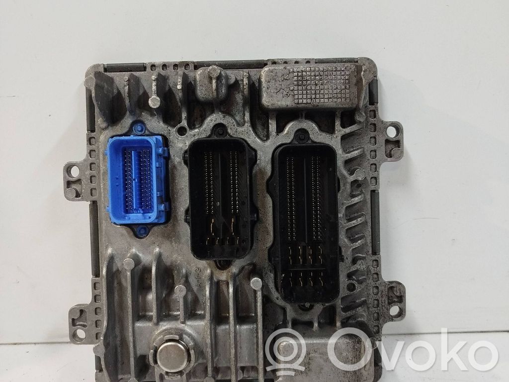 Opel Astra J Engine control unit/module 