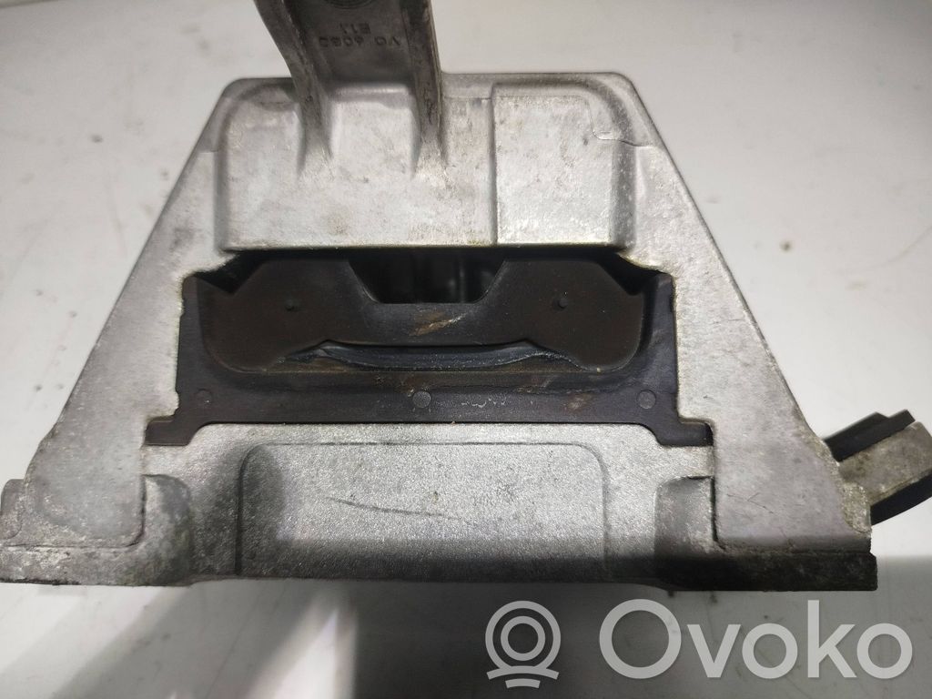 Opel Insignia A Engine mount bracket 
