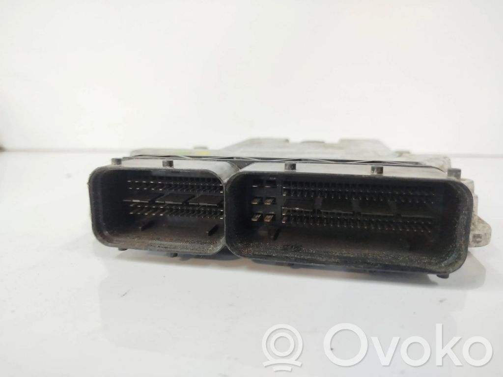Opel Vectra C Engine control unit/module 