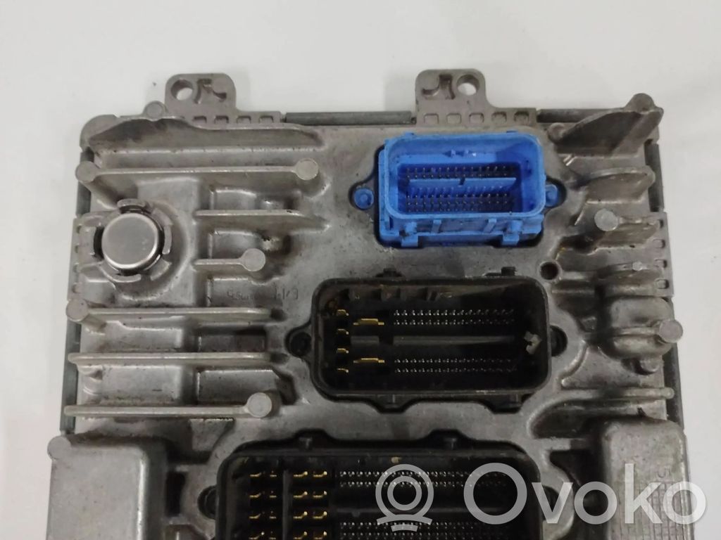 Opel Astra J Engine control unit/module 