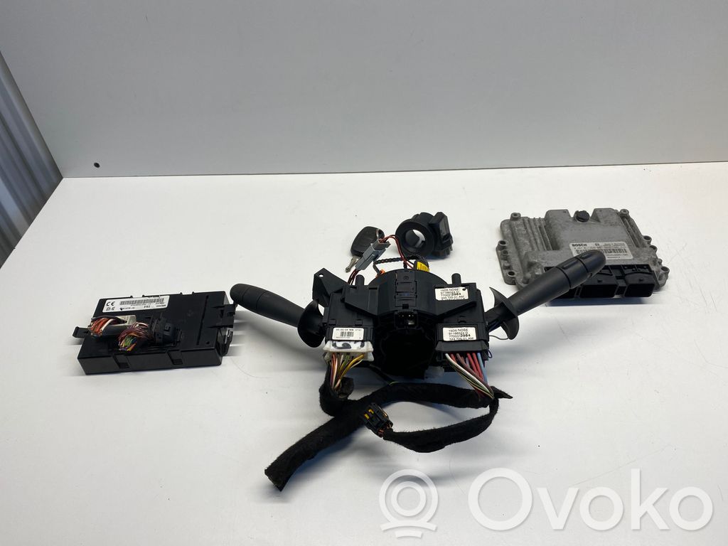 Opel Vivaro Engine ECU kit and lock set 