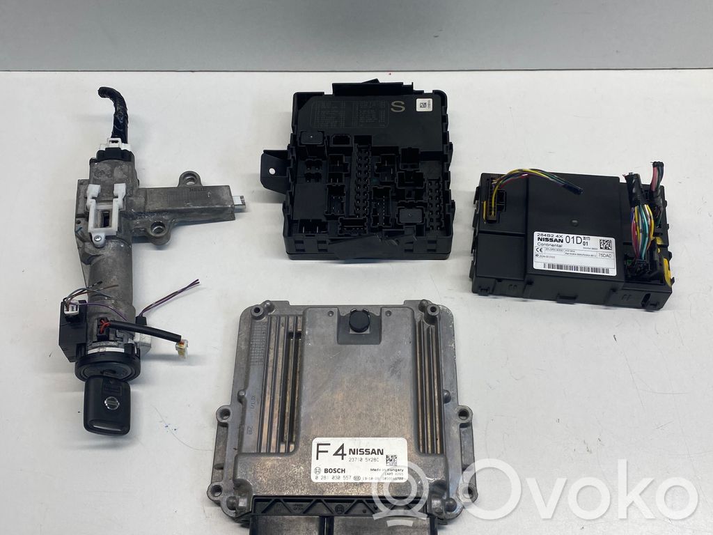 Nissan Navara D40 Komputer / Sterownik ECU i komplet kluczy 