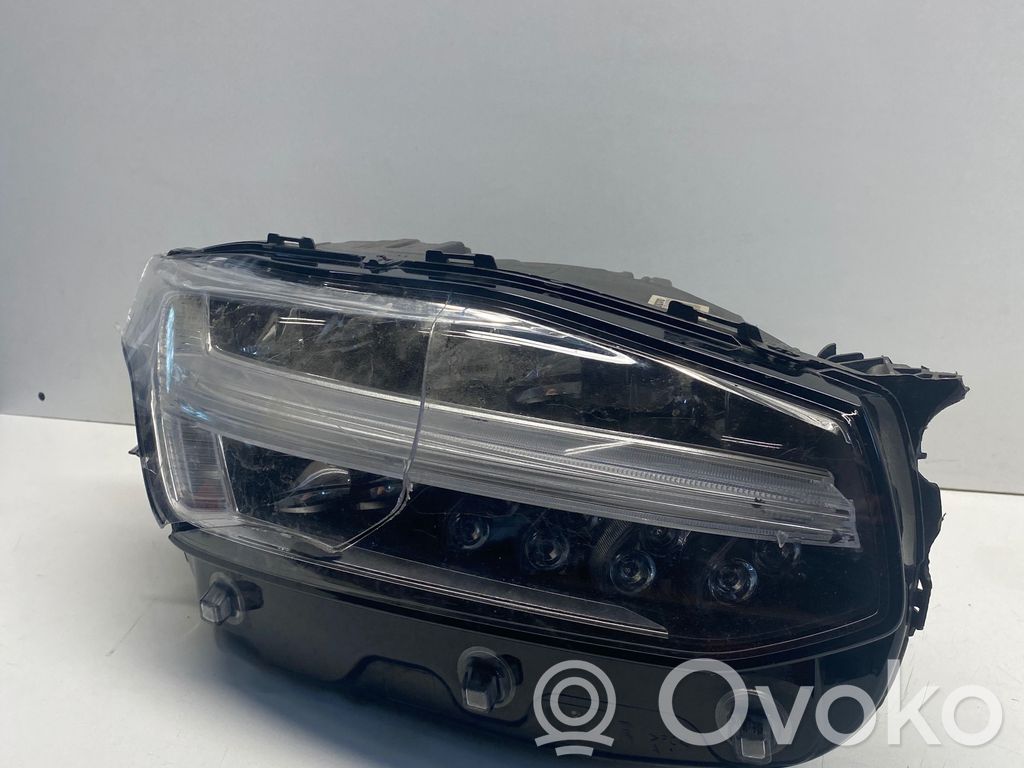 Volvo XC90 Phare frontale 