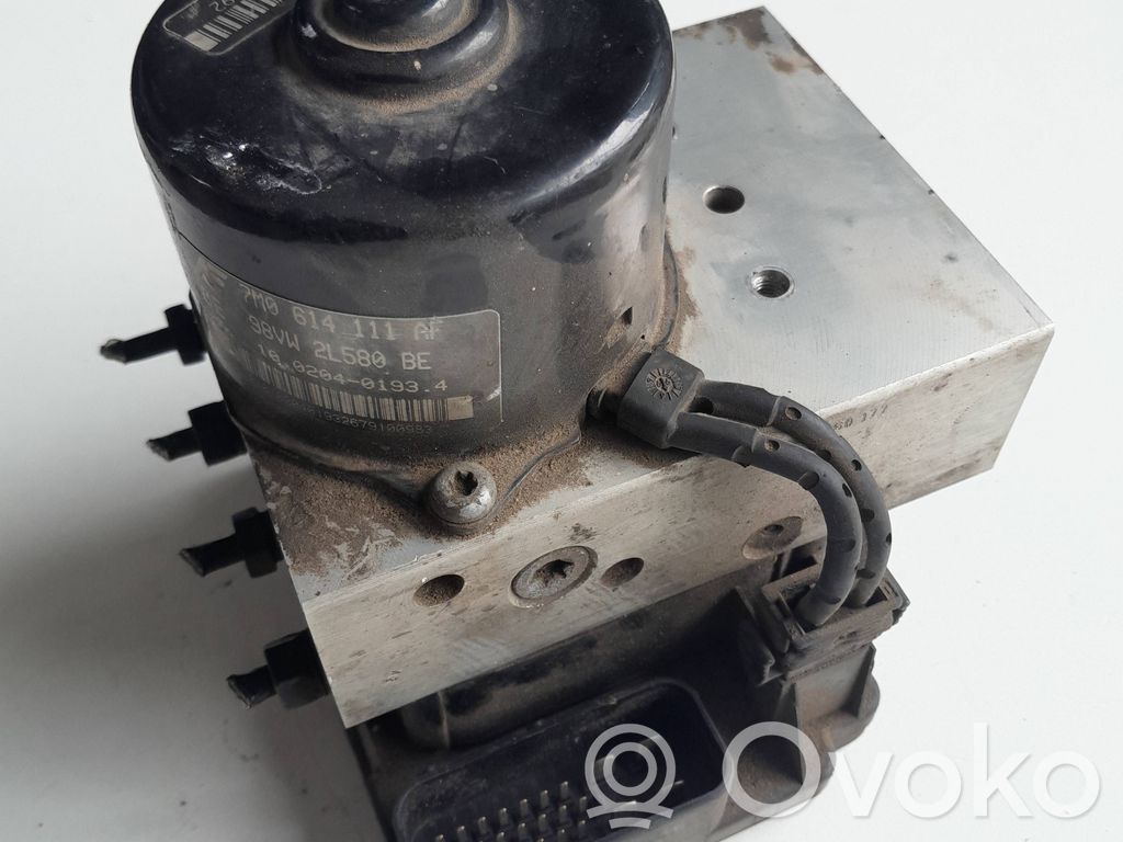 Volkswagen Golf IV Bomba de ABS 