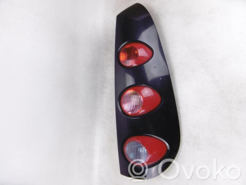Smart ForFour I Aizmugurējais lukturis virsbūvē 