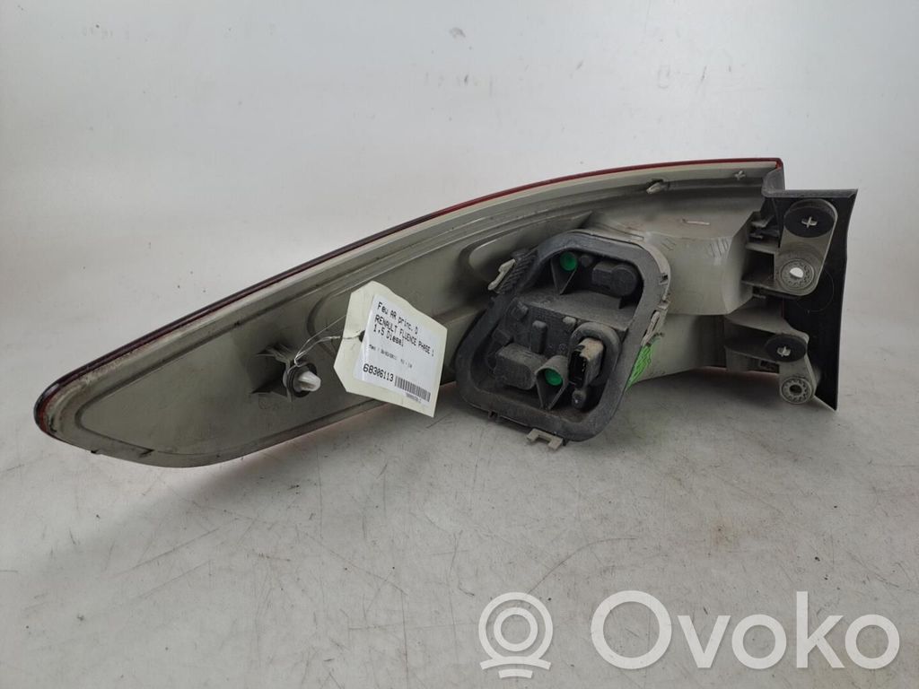 Renault Fluence Aizmugurējais lukturis virsbūvē 