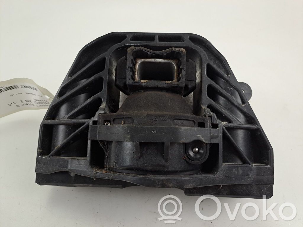 Peugeot 208 II Engine mount bracket 