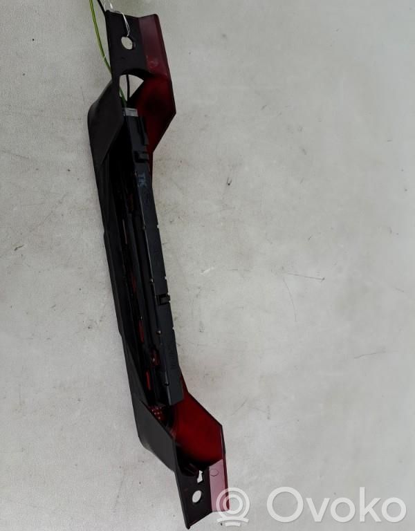 Ford Focus Third/center stoplight 
