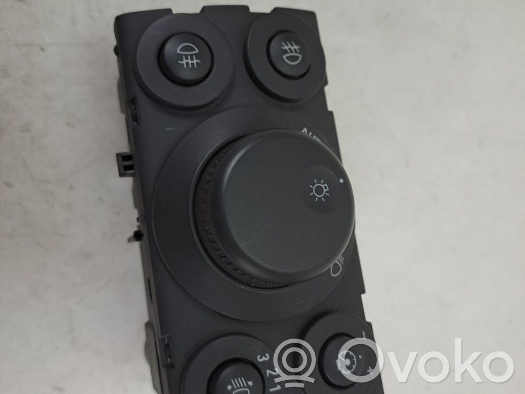 Opel Astra H Light switch 