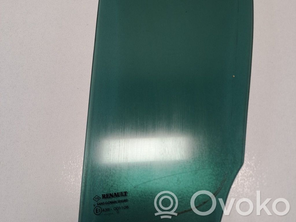 Renault Clio III Ventanilla de ventilación de la puerta trasera 