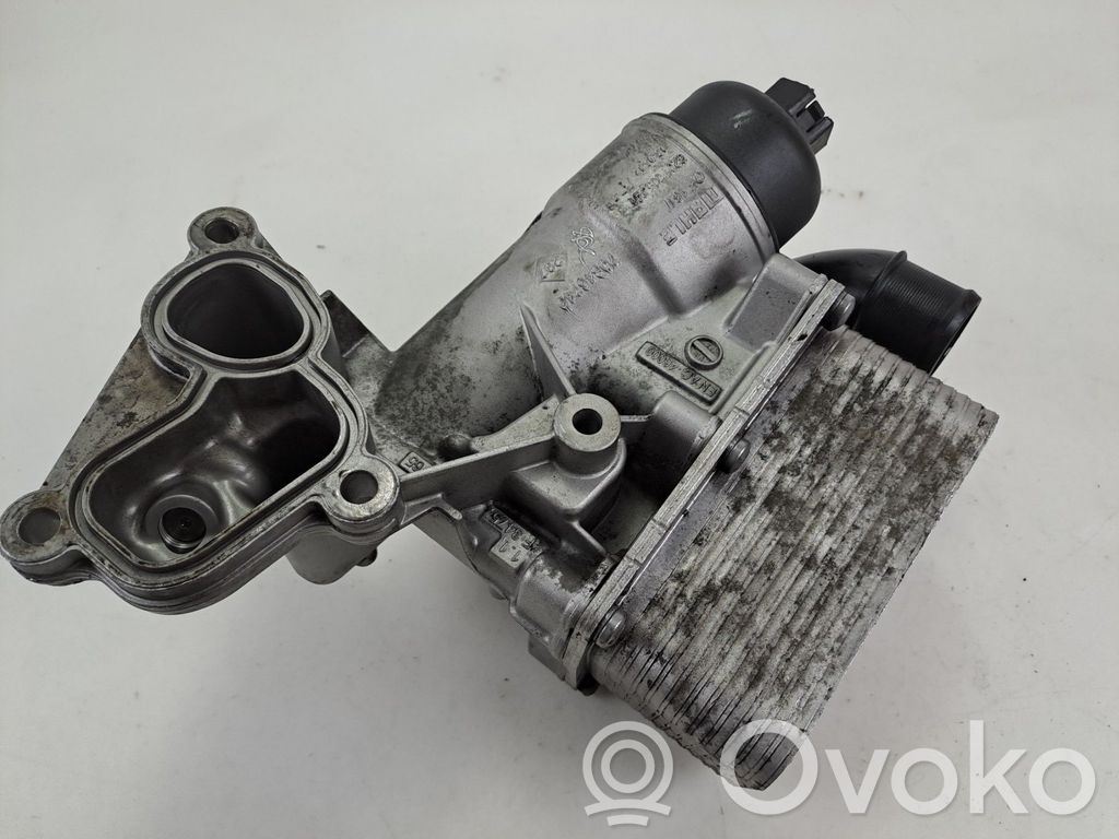 Opel Vivaro Mocowanie / uchwyt filtra oleju 