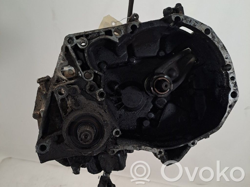 Renault Clio I Manual 5 speed gearbox 