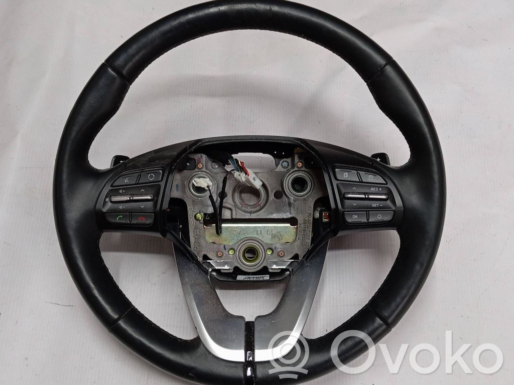 Hyundai i30 Ohjauspyörä 