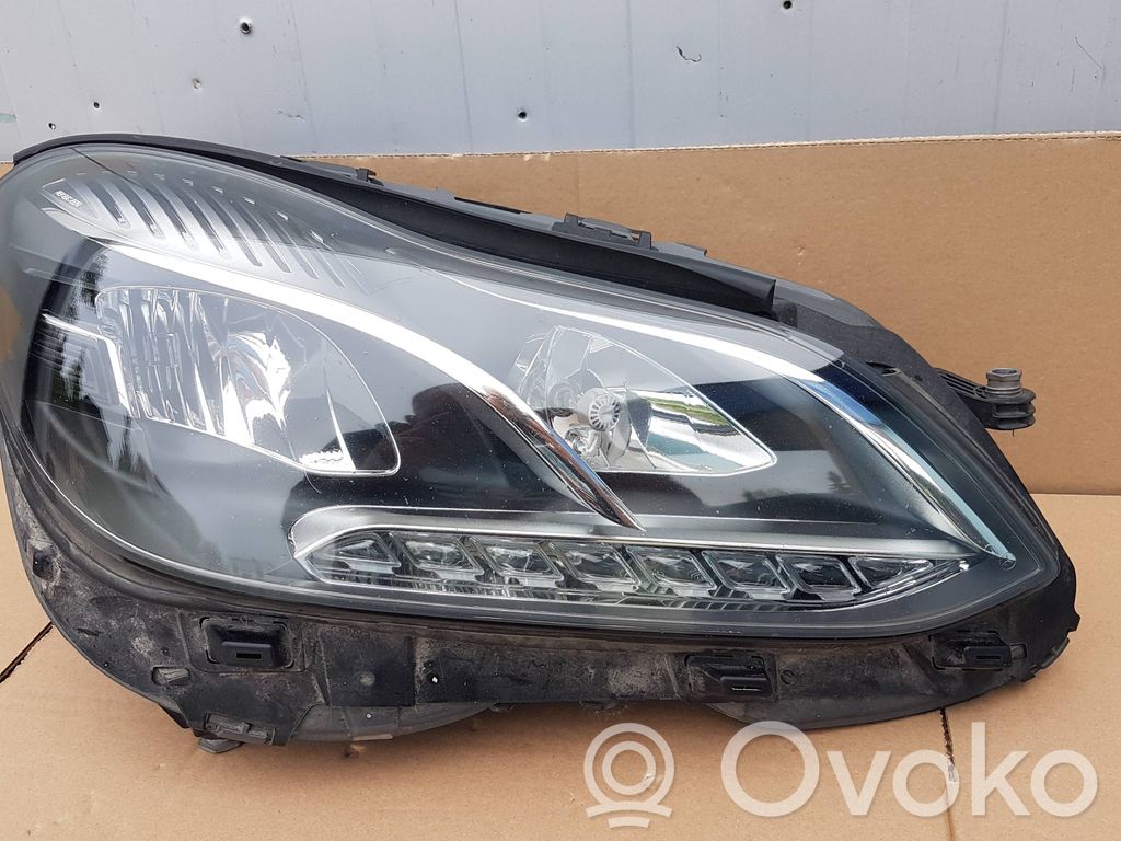 Mercedes-Benz E W212 Lampa przednia 