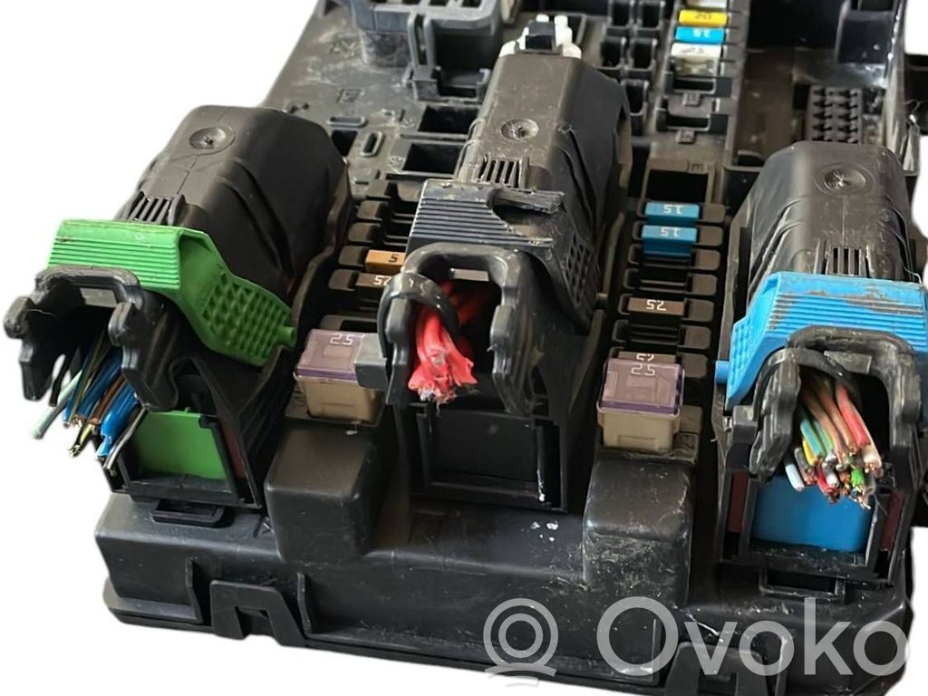 Opel Astra H Sulakemoduuli 
