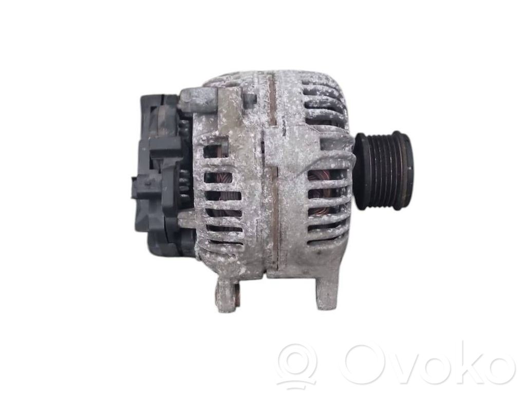 Nissan Juke I F15 Generator/alternator 