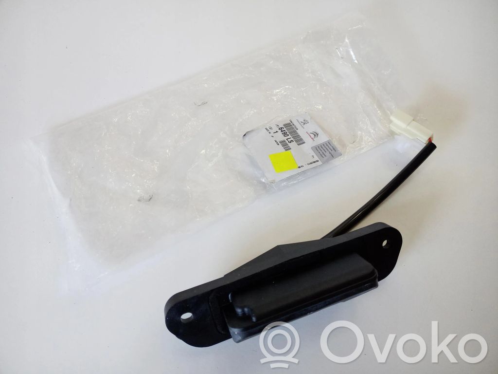 Peugeot 4007 Tailgate opening switch 