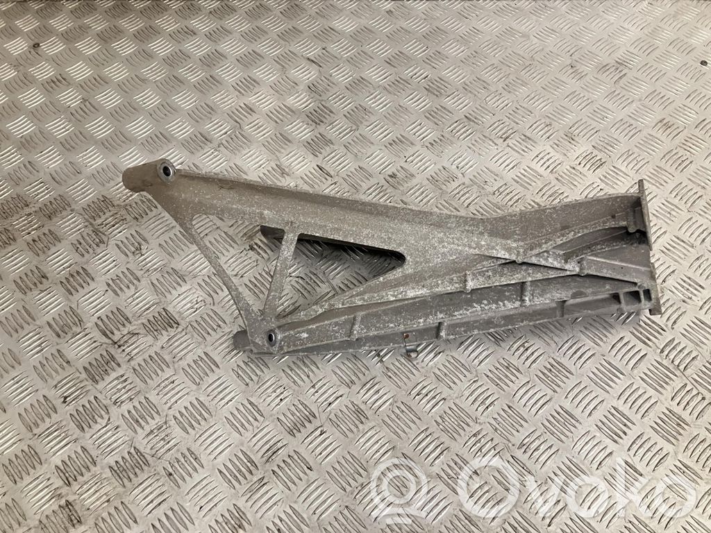 BMW i3 Engine mounting bracket 