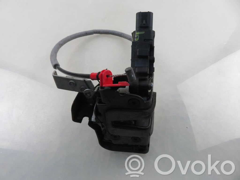 Ford Mondeo MK IV Priekšpusē slēdzene 