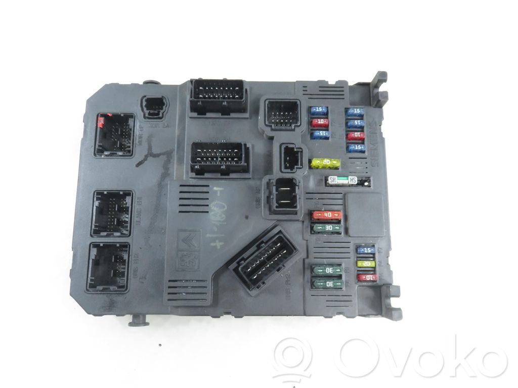 Peugeot 206 Central body control module 