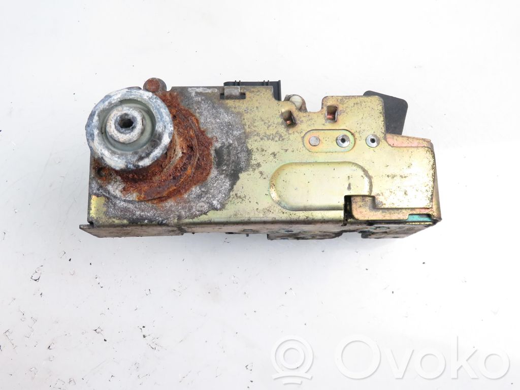Cerradura de puerta delantera   YC1AV21813BK,YC1AV21813BK