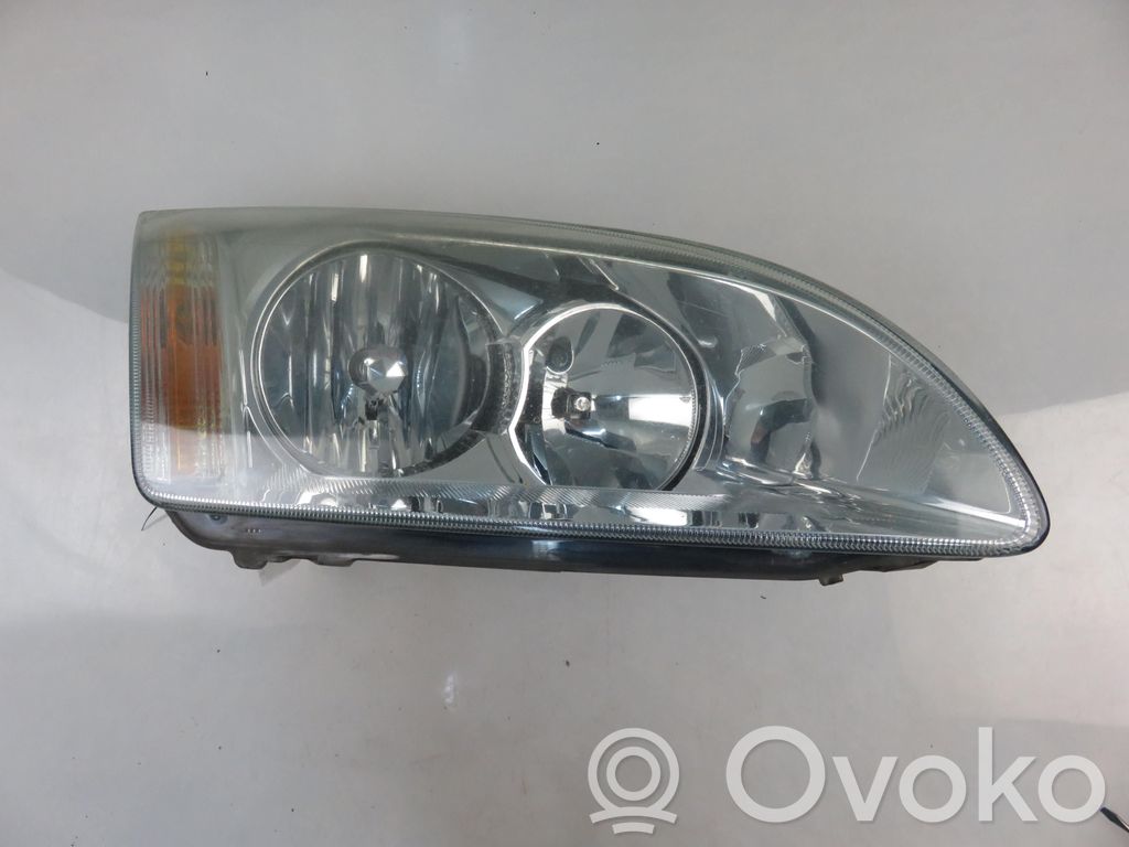 Ford Focus Scheinwerfer 
