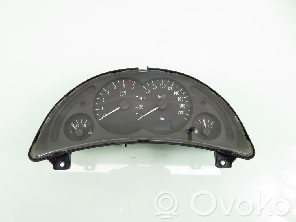 Opel Corsa C Speedometer (instrument cluster) 