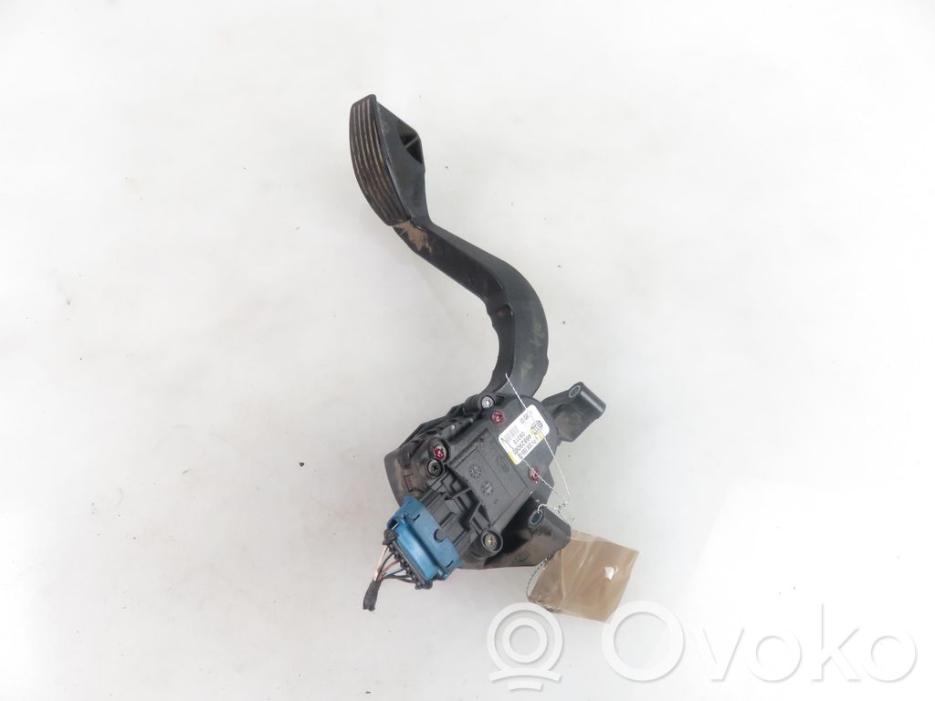 Fiat Punto (188) Pedał gazu / przyspieszenia 