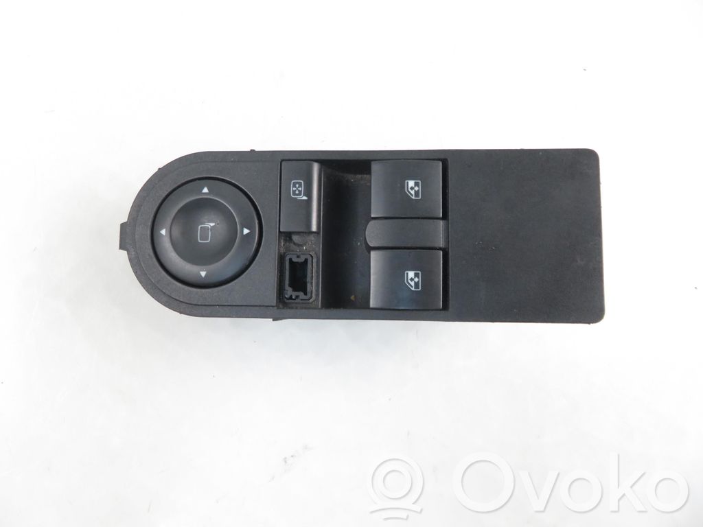 Opel Astra H Electric window control switch 