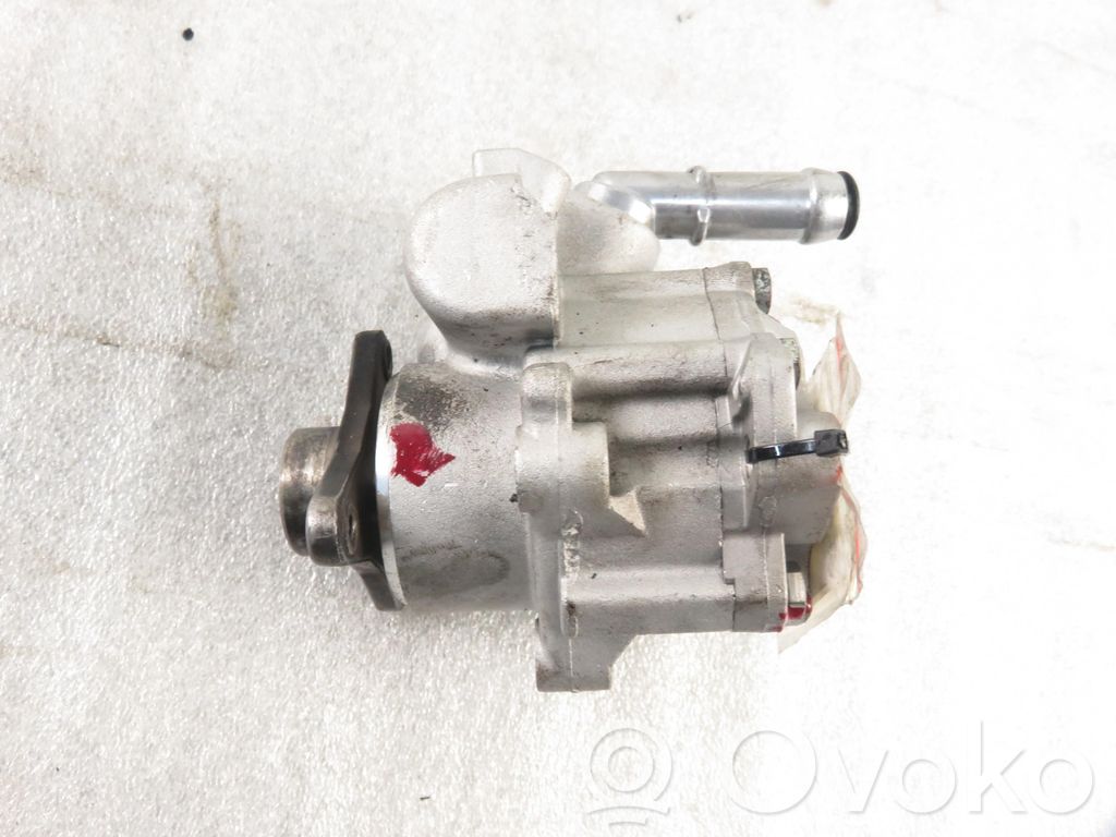 Opel Vivaro Power steering pump 