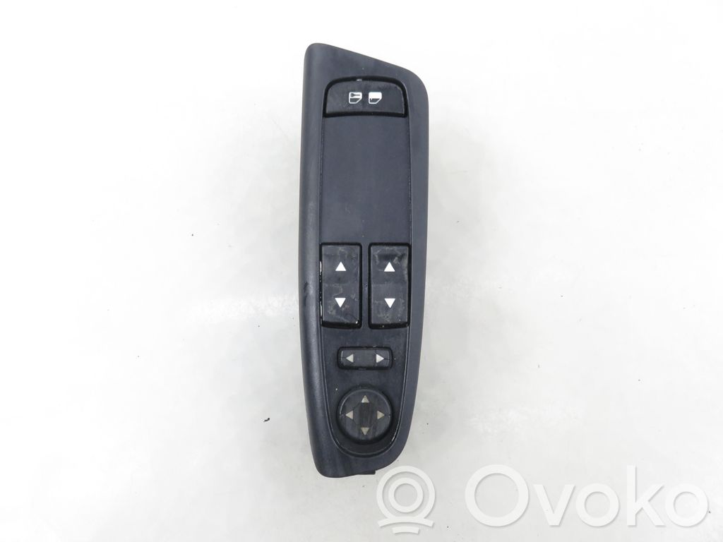 Electric window control switch   B569,B569