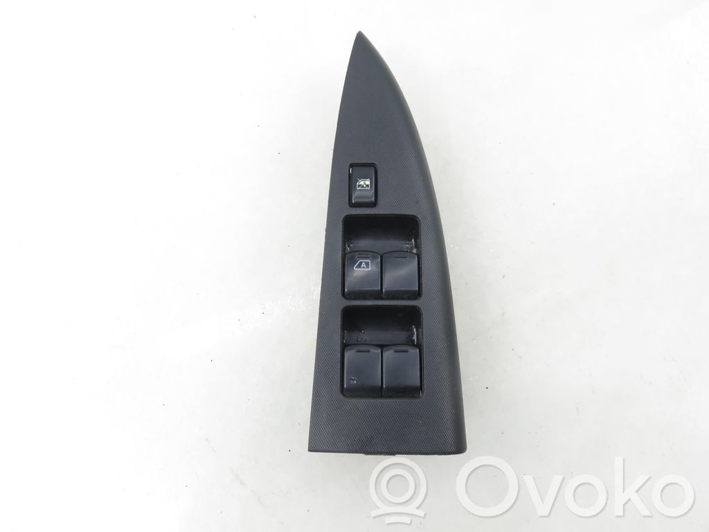 Nissan Note (E11) Electric window control switch 