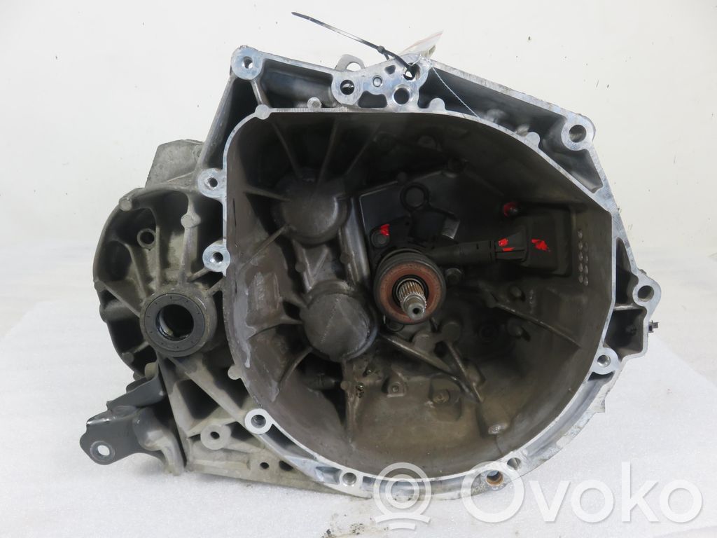 Peugeot 2008 I Cutie viteze manuală cu 6 trepte