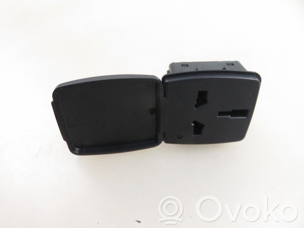 Encendedor delantero   DS7T19G247BC,DS7T19G247BC