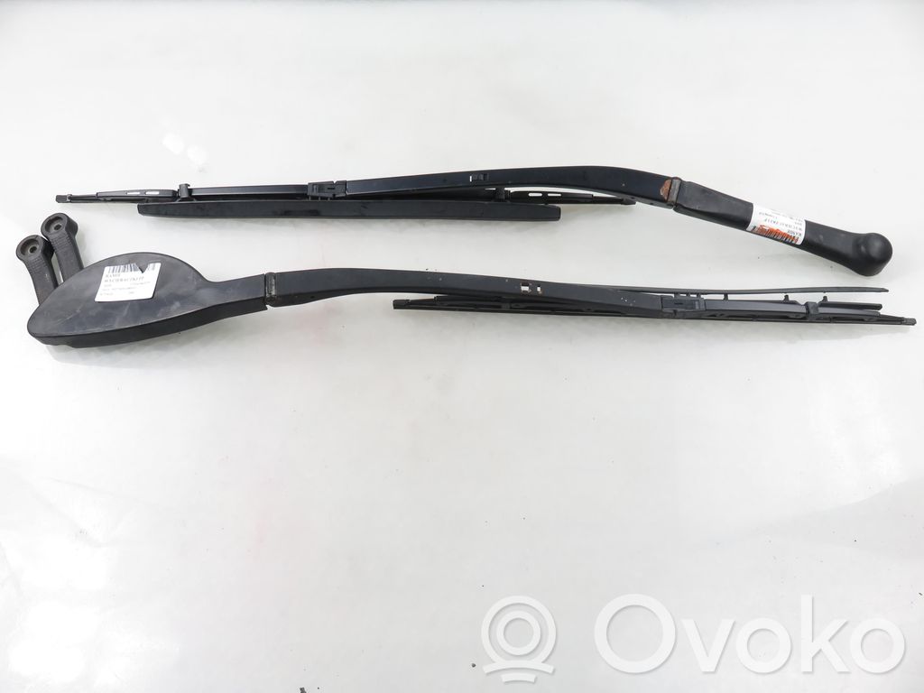 BMW 5 E39 Braccio della spazzola tergicristallo anteriore 