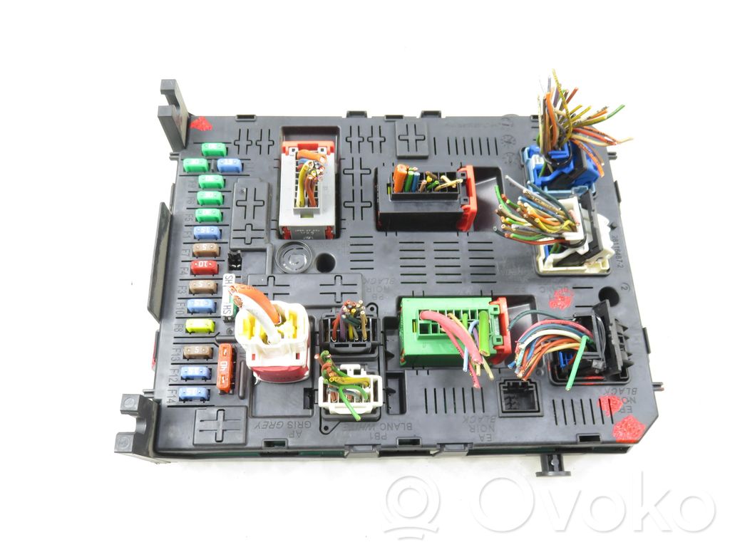 Peugeot 5008 Module de contrôle carrosserie centrale 