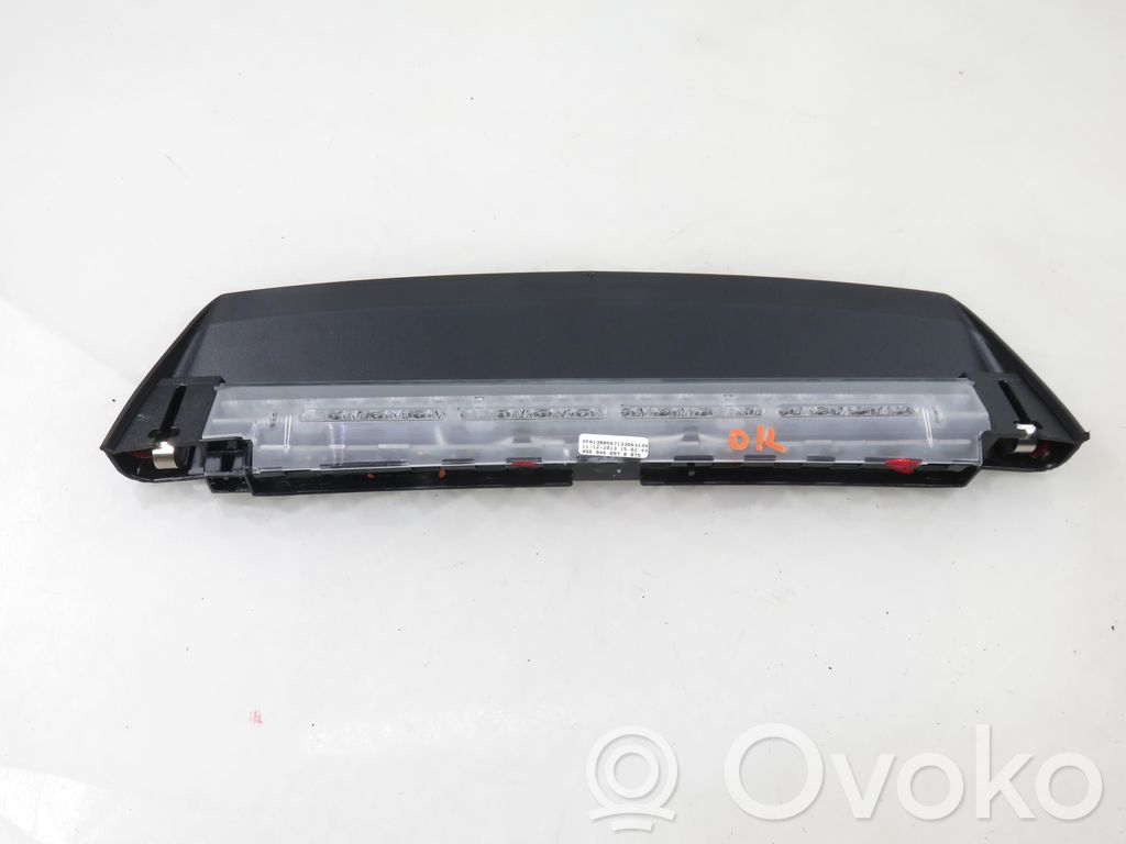 Opel Corsa E Troisième feu stop