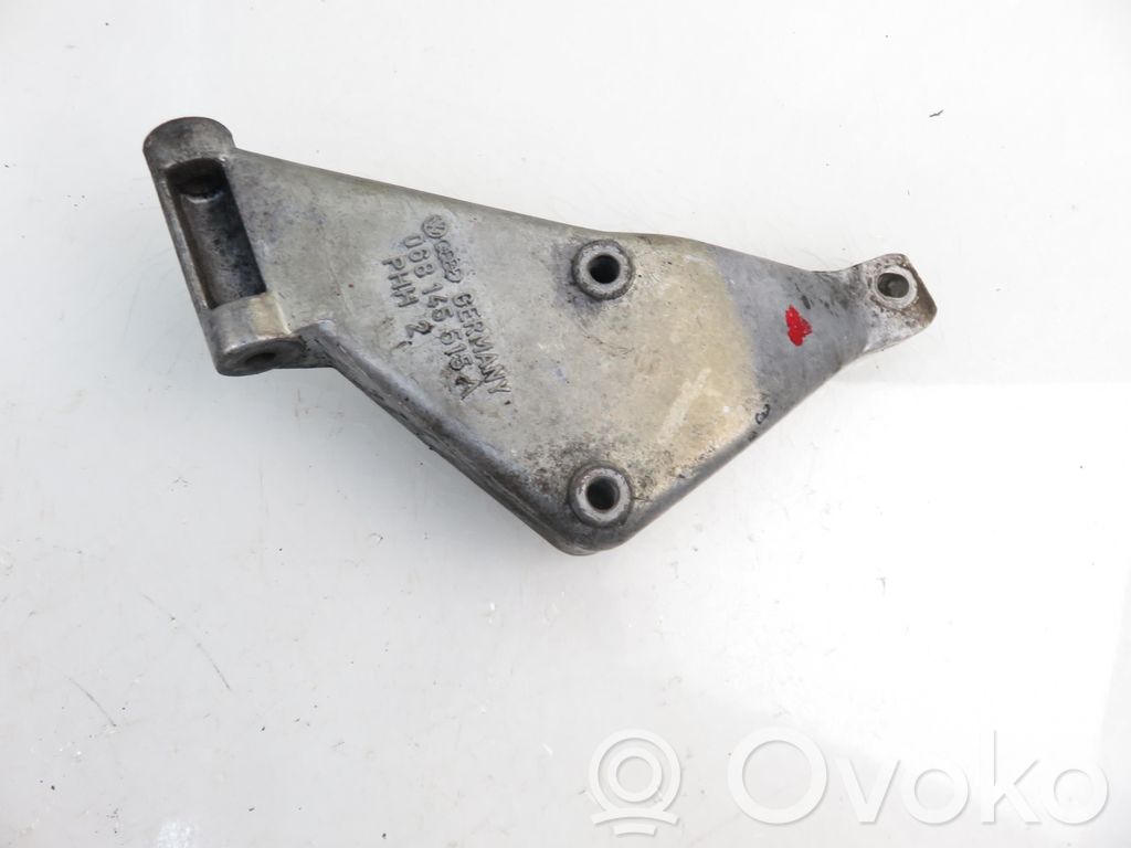 Halterung Lager Motor   068145515A,068145515A