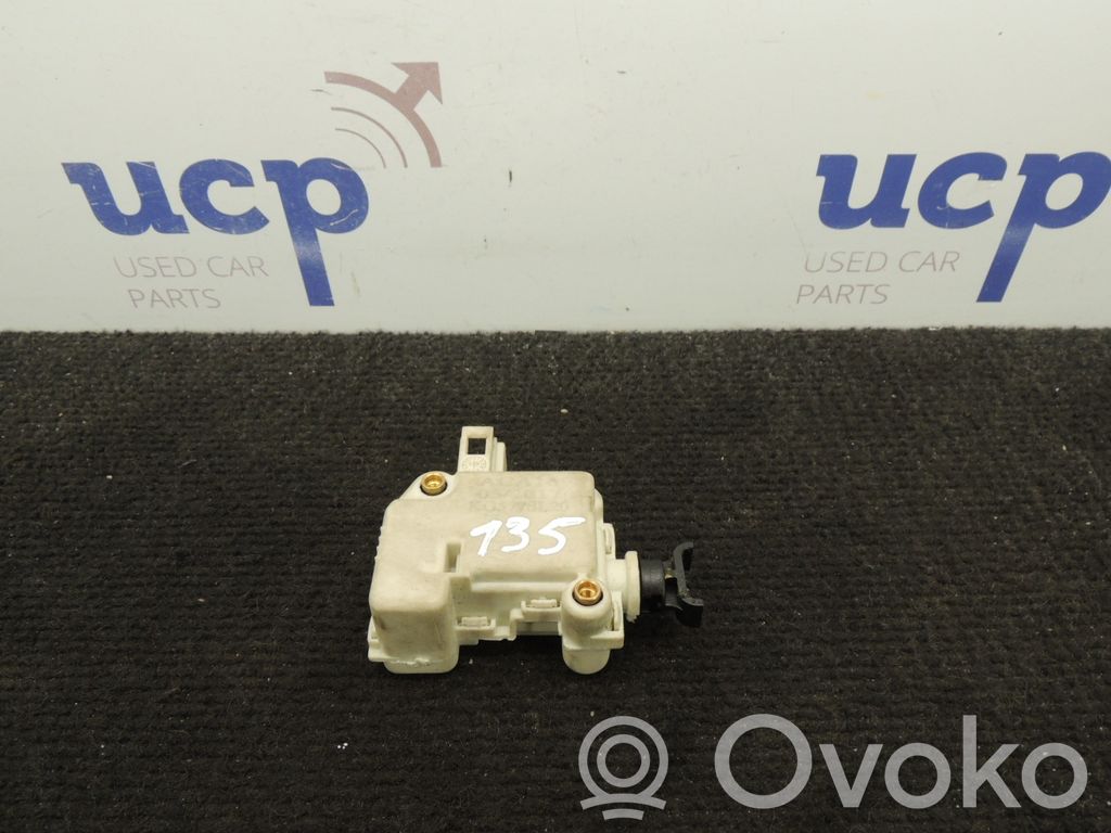 Volkswagen Bora Moteur de verrouillage trappe à essence 