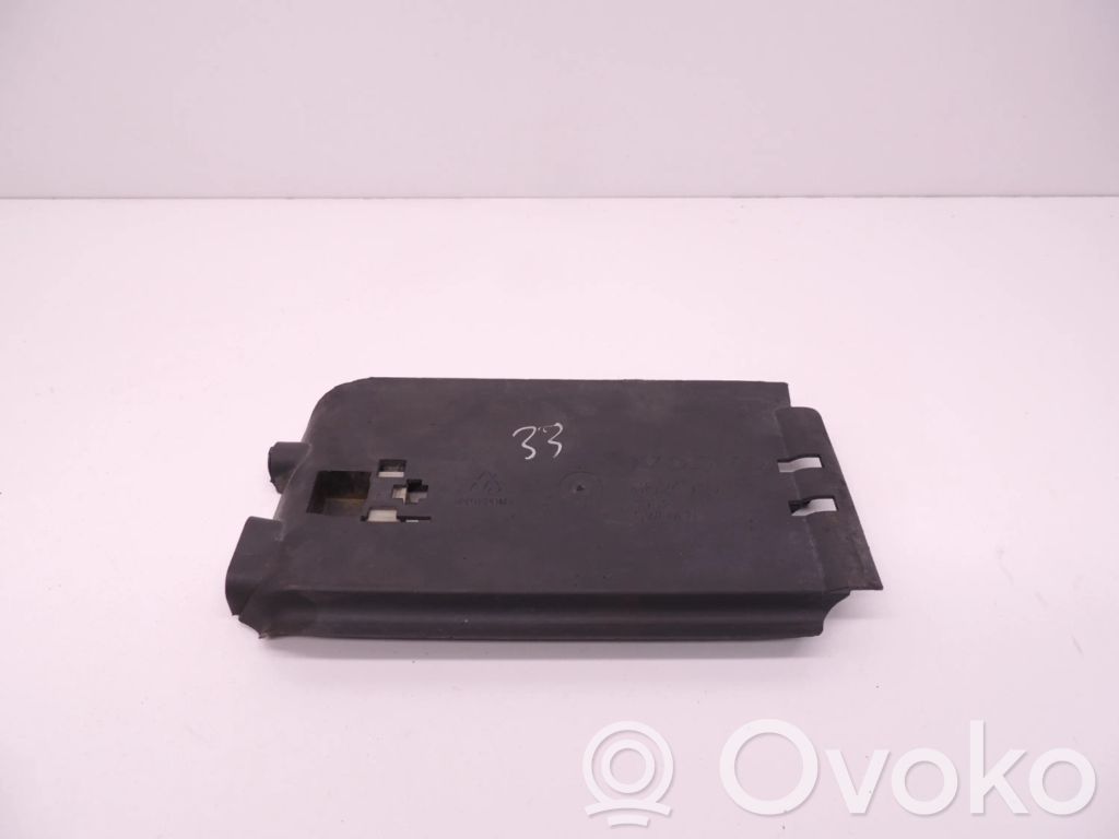 Placa protectora del centro/medio   8624910,D33