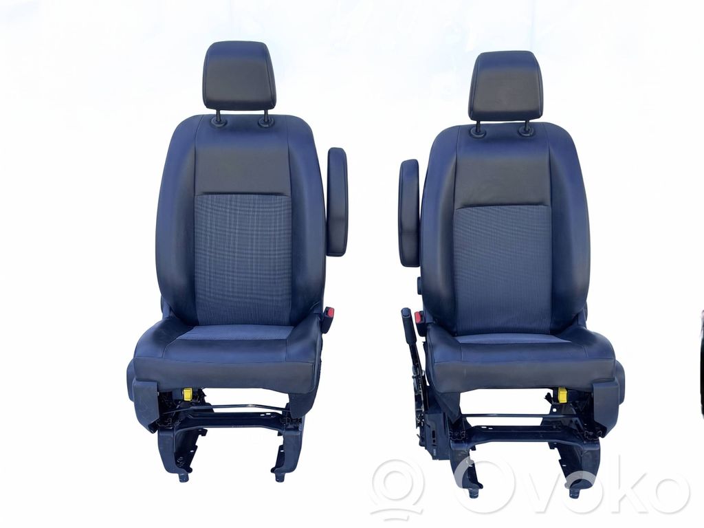 Front driver seat   CY3E8812