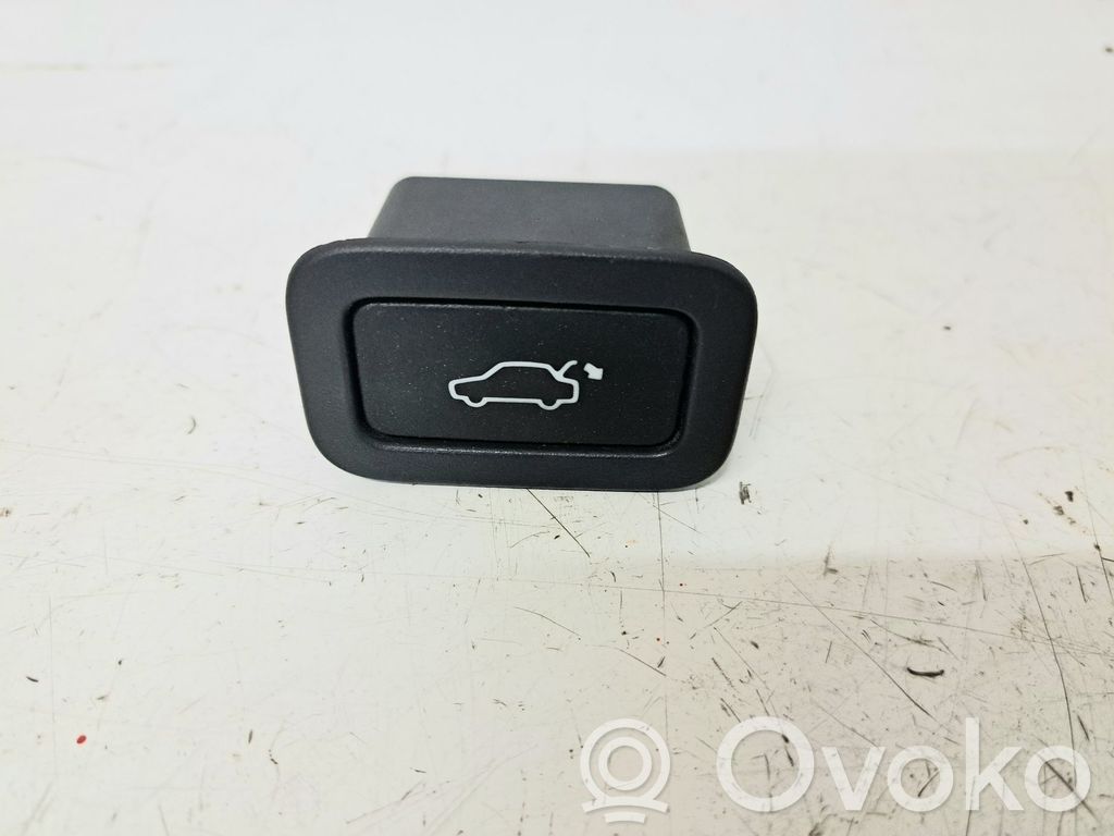 Volvo V70 Tailgate/boot open switch button 