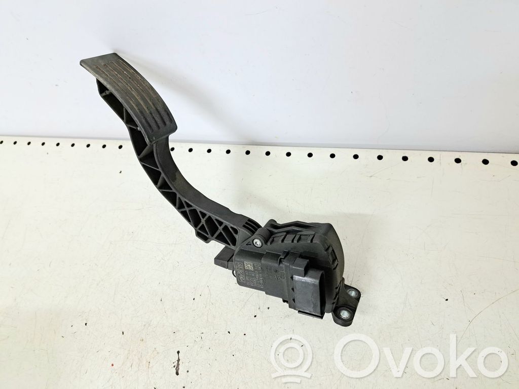 Volvo V50 Kaasupoljin 